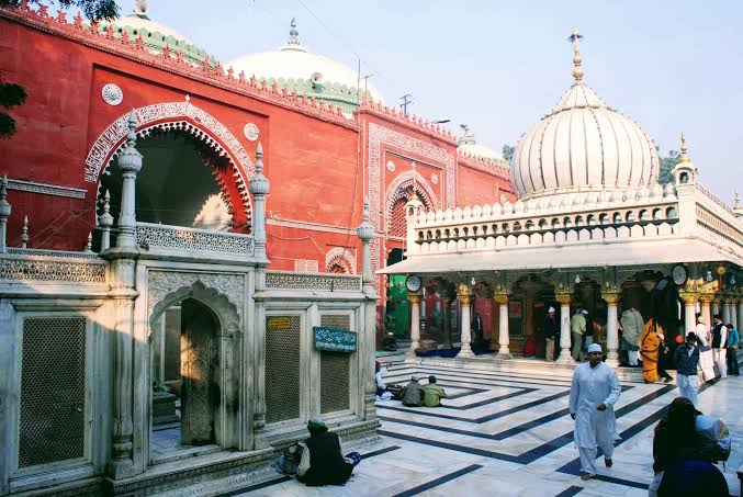 Hazrat Nizamuddin Auliya Dargah Delhi Connecting Traveller